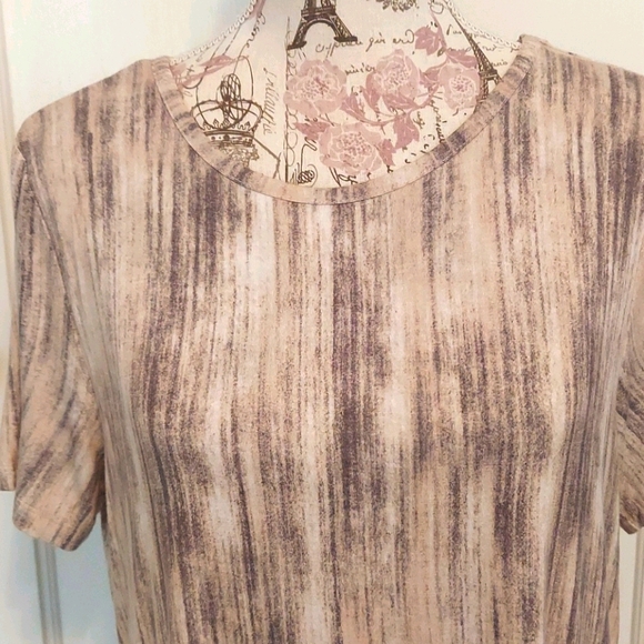 LISA RINNA TOP - Picture 4 of 9